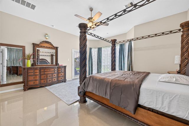 4619 Rockton Hills Lane, Sugar Land, TX 77479