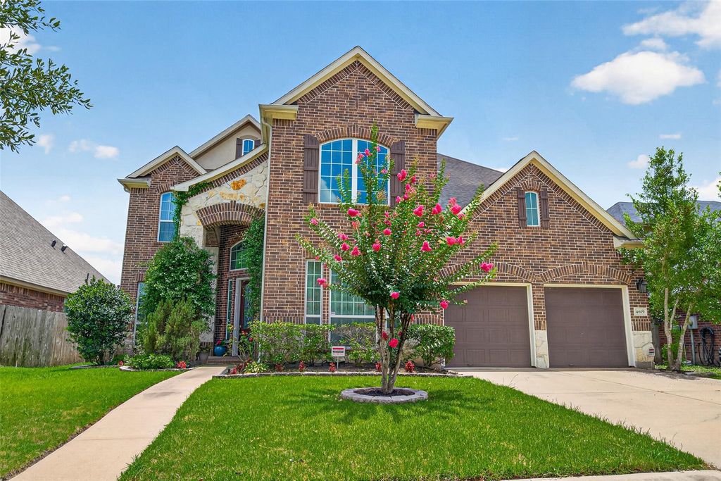 4619 Rockton Hills Lane, Sugar Land, TX 77479