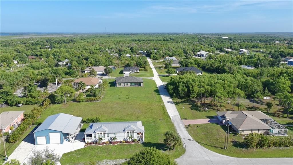 8715 Yukon CT, ST. JAMES CITY, FL 33956 — photo 5