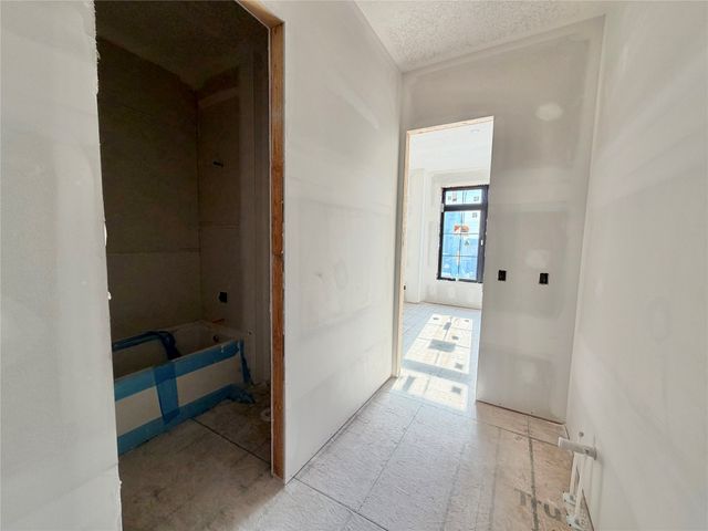 17815 Goodman Drive, Urbandale, IA 50323