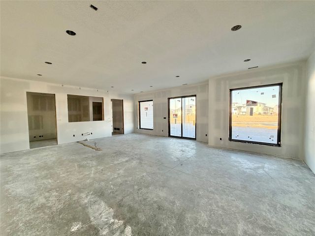 17815 Goodman Drive, Urbandale, IA 50323