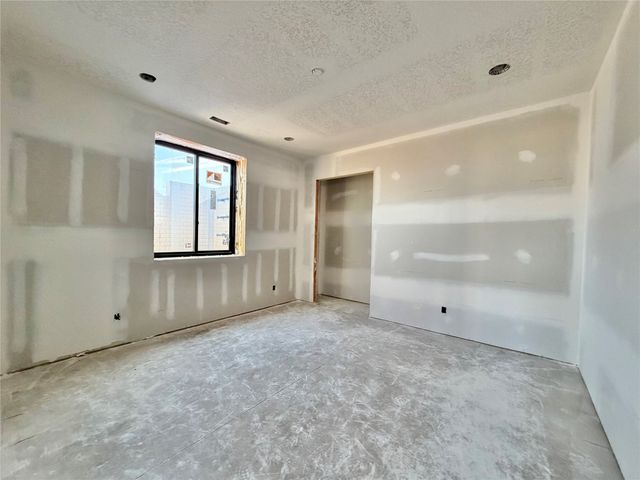 17815 Goodman Drive, Urbandale, IA 50323