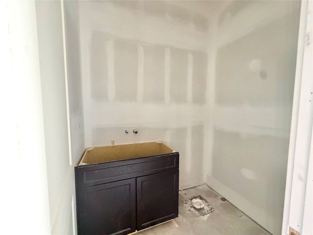 17815 Goodman Drive, Urbandale, IA 50323