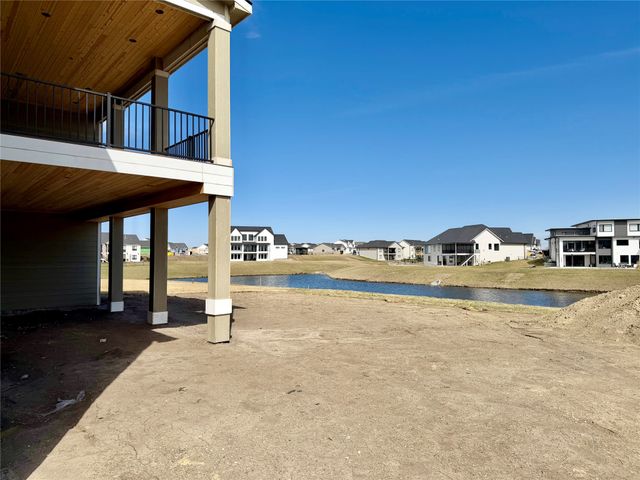 17815 Goodman Drive, Urbandale, IA 50323