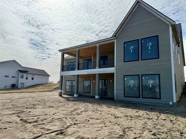 17815 Goodman Drive, Urbandale, IA 50323