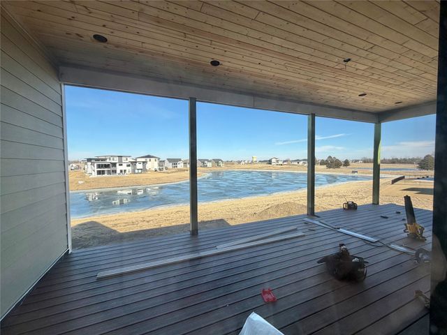 17815 Goodman Drive, Urbandale, IA 50323