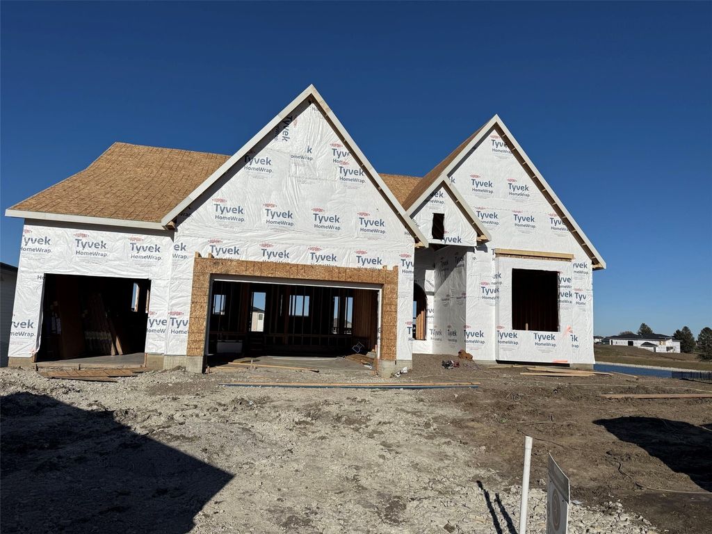 17815 Goodman Drive, Urbandale, IA 50323