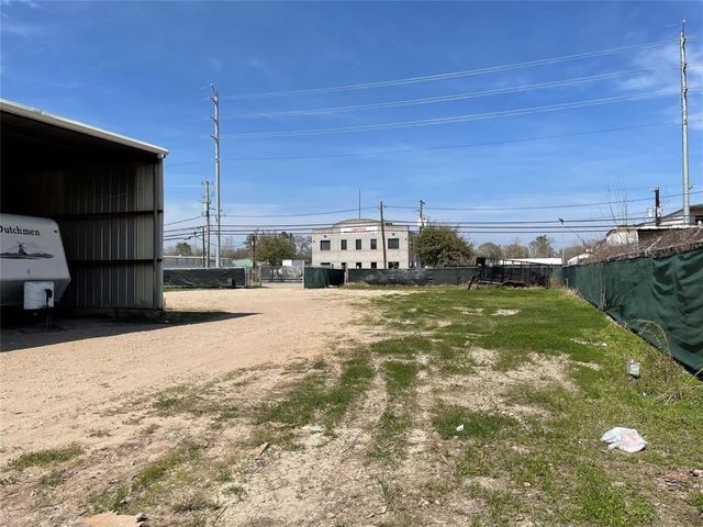 3502 Pinemont Drive, Houston, TX 77018