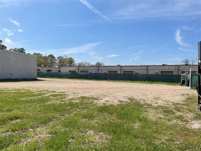 3502 Pinemont Drive, Houston, TX 77018