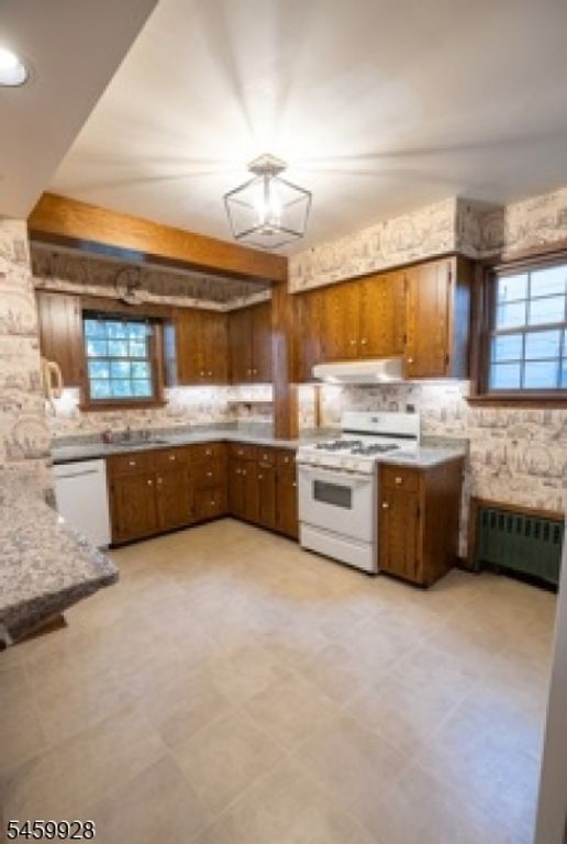 418 Locust Ave, Garwood Boro, NJ 07027 — photo 2
