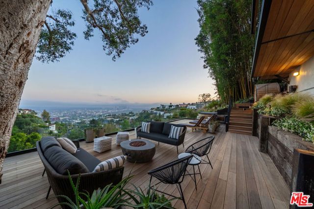 8800 Hollywood Boulevard, Los Angeles, CA 90069