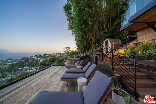 8800 Hollywood Boulevard, Los Angeles, CA 90069