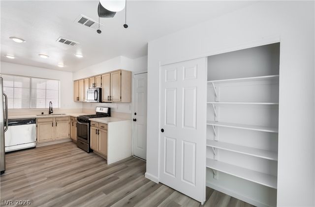 5348 Desert Blossom Road, Las Vegas, NV 89107