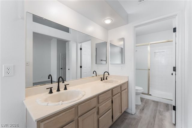 5348 Desert Blossom Road, Las Vegas, NV 89107