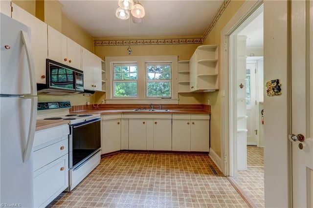 2606 Beechwood Street, Greensboro, NC 27403