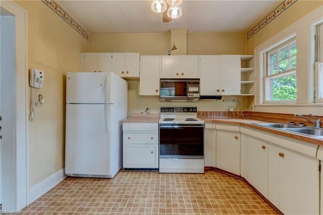 2606 Beechwood Street, Greensboro, NC 27403
