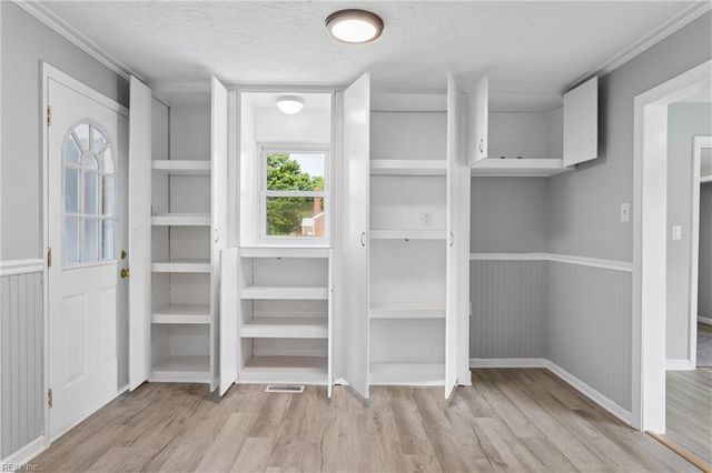 1813 Canterbury RD, Hampton, VA 23666