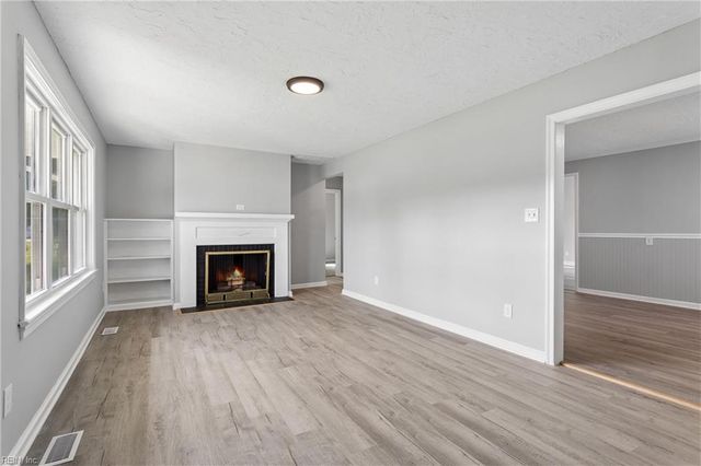 1813 Canterbury RD, Hampton, VA 23666
