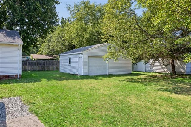 1813 Canterbury RD, Hampton, VA 23666