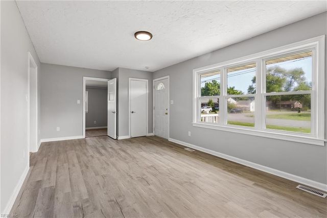 1813 Canterbury RD, Hampton, VA 23666