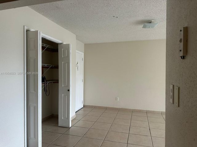 9120 Fontainebleau Blvd 408, Miami, FL 33172