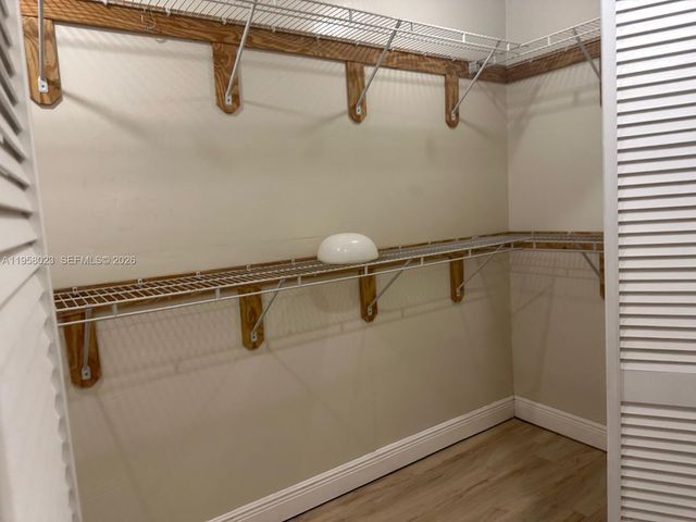 9120 Fontainebleau Blvd 408, Miami, FL 33172