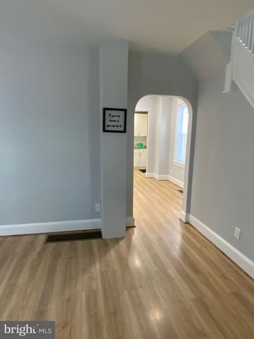 16 W ROLAND RD, Brookhaven, PA 19015