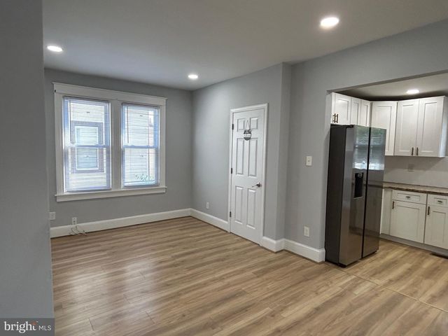 16 W ROLAND RD, Brookhaven, PA 19015