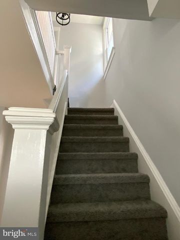 16 W ROLAND RD, Brookhaven, PA 19015