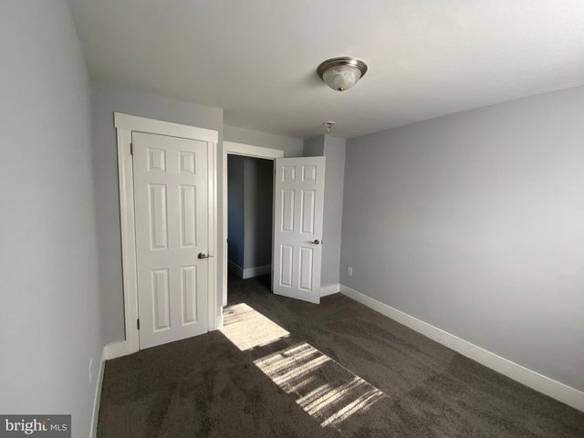16 W ROLAND RD, Brookhaven, PA 19015