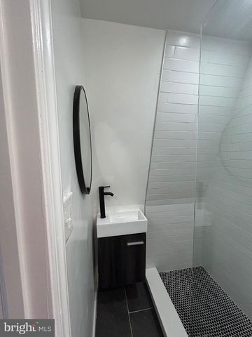 16 W ROLAND RD, Brookhaven, PA 19015