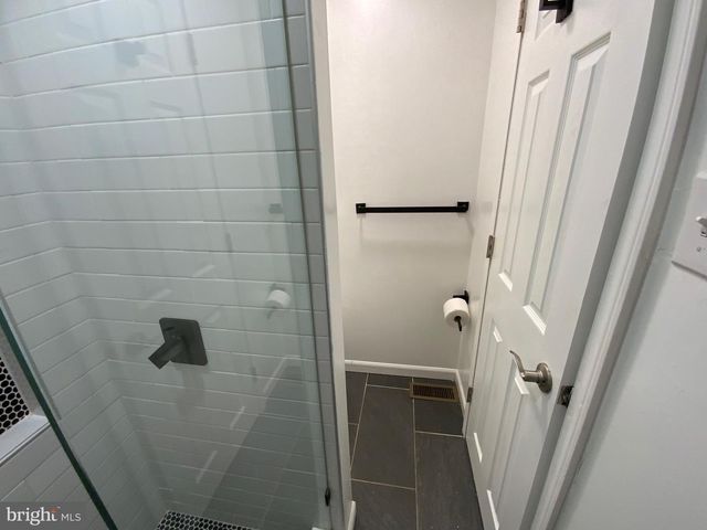 16 W ROLAND RD, Brookhaven, PA 19015