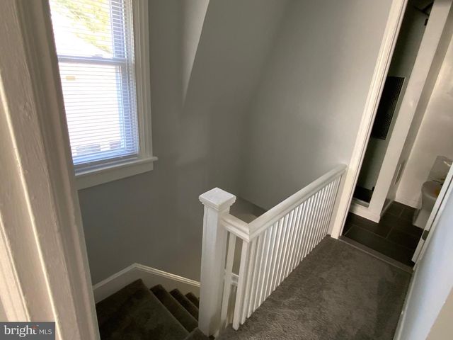 16 W ROLAND RD, Brookhaven, PA 19015