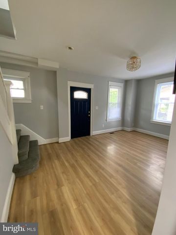 16 W ROLAND RD, Brookhaven, PA 19015