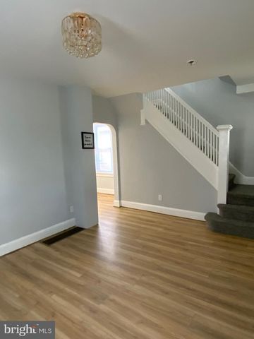 16 W ROLAND RD, Brookhaven, PA 19015