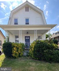 16 W ROLAND RD, Brookhaven, PA 19015