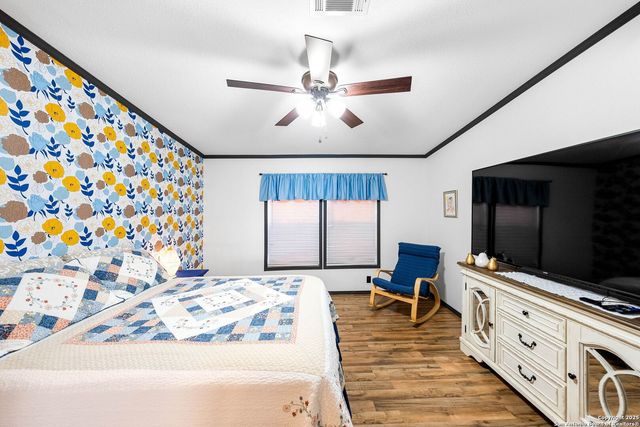 380 Martin Ave, Carrizo Springs, TX 78834