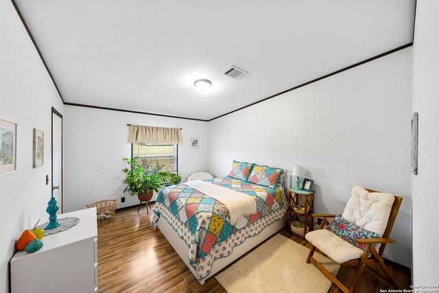 380 Martin Ave, Carrizo Springs, TX 78834