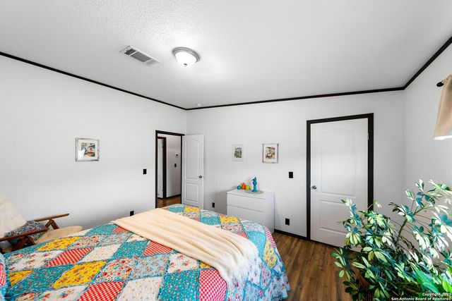 380 Martin Ave, Carrizo Springs, TX 78834