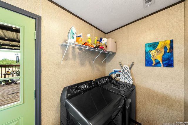 380 Martin Ave, Carrizo Springs, TX 78834