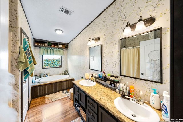 380 Martin Ave, Carrizo Springs, TX 78834