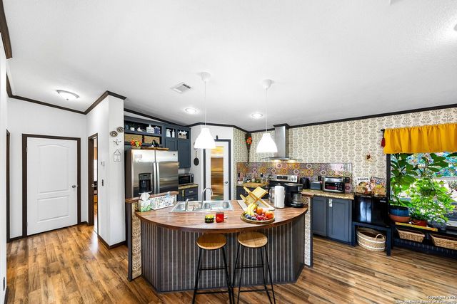 380 Martin Ave, Carrizo Springs, TX 78834