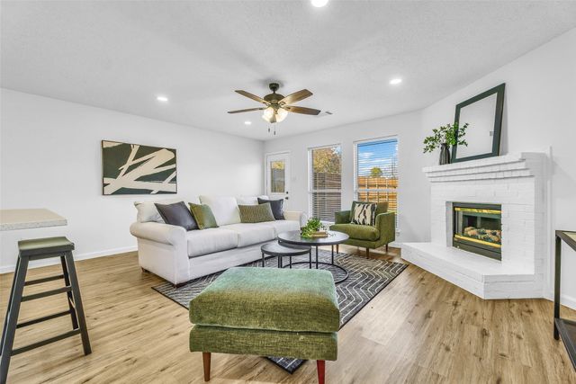 609 Flagstaff Drive, Desoto, TX 75115