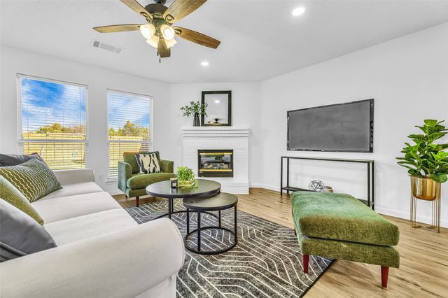 609 Flagstaff Drive, Desoto, TX 75115