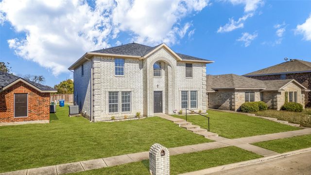 609 Flagstaff Drive, Desoto, TX 75115