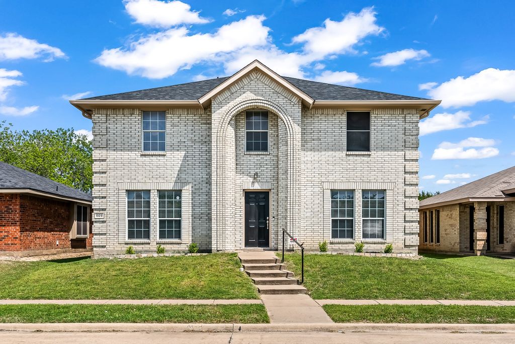 609 Flagstaff Drive, Desoto, TX 75115