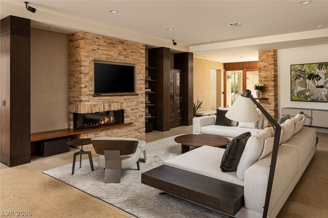 58 Meadowhawk Lane, Las Vegas, NV 89135