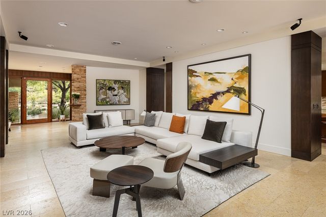 58 Meadowhawk Lane, Las Vegas, NV 89135