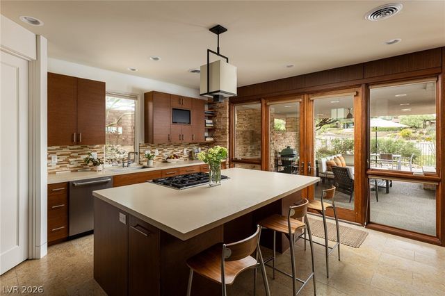 58 Meadowhawk Lane, Las Vegas, NV 89135