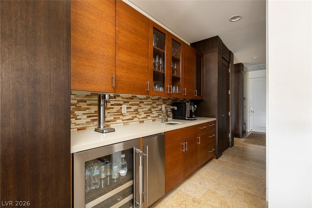 58 Meadowhawk Lane, Las Vegas, NV 89135